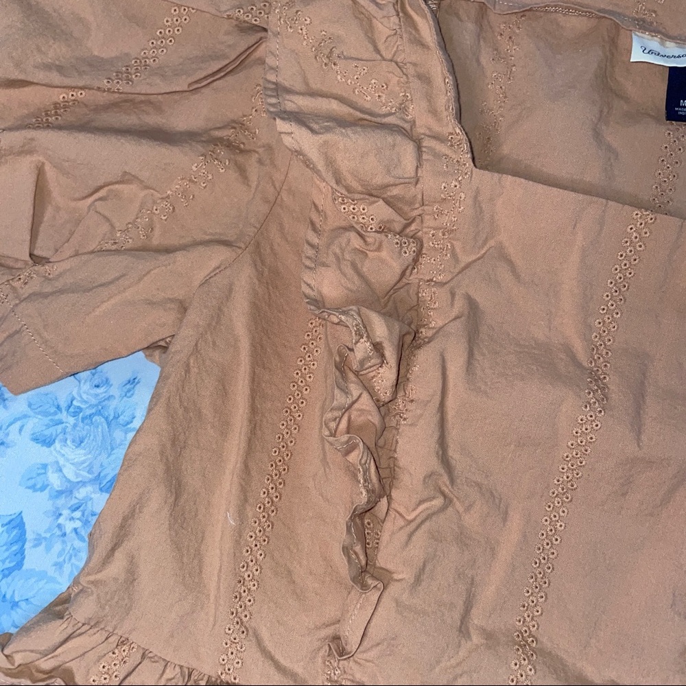Universal Thread Medium Tan Ruffled Eyelet Blouse - image 4